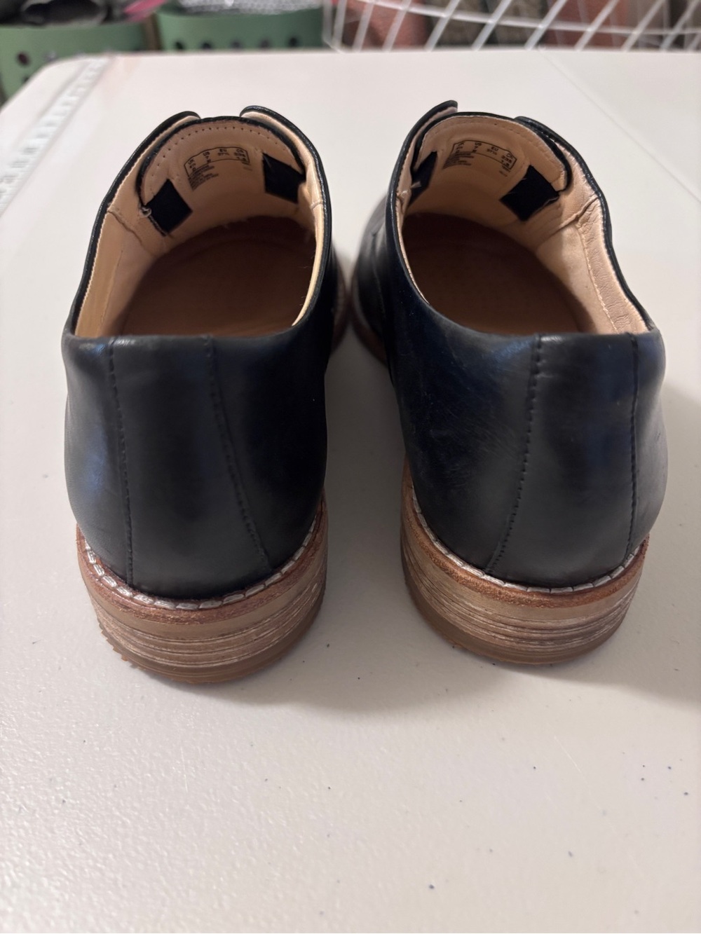 Clarks Womens Slip On Oxford Size 7 Edenvale Opal Black Leather Minimalist Comfy - Picture 3 of 4